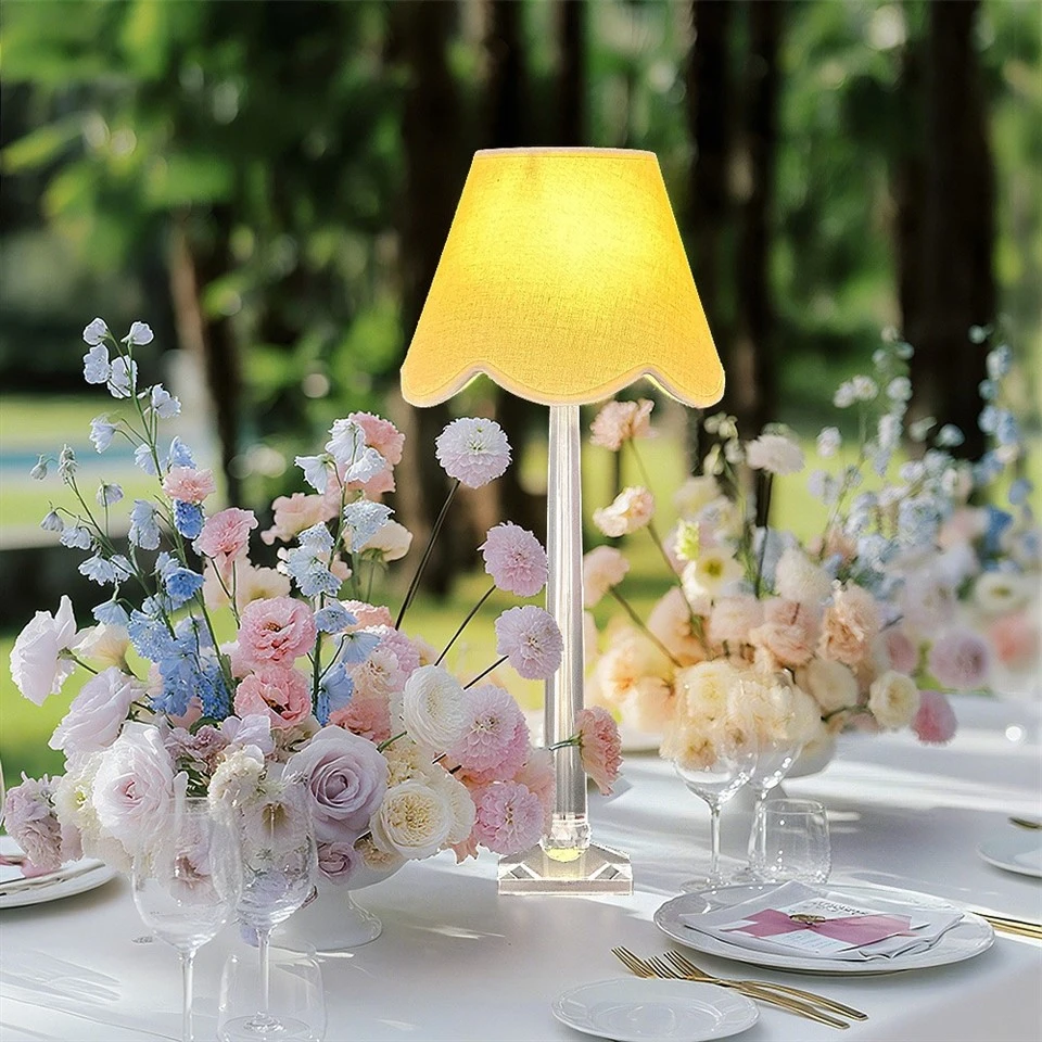 Luxury Crystal Table Lamp For Romantic Wedding Party suppliers